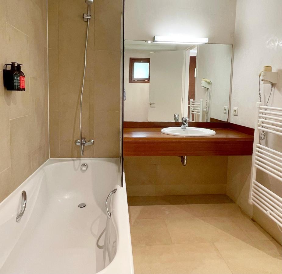 Hotel Mas Del Sol Vall-llobrega Kültér fotó