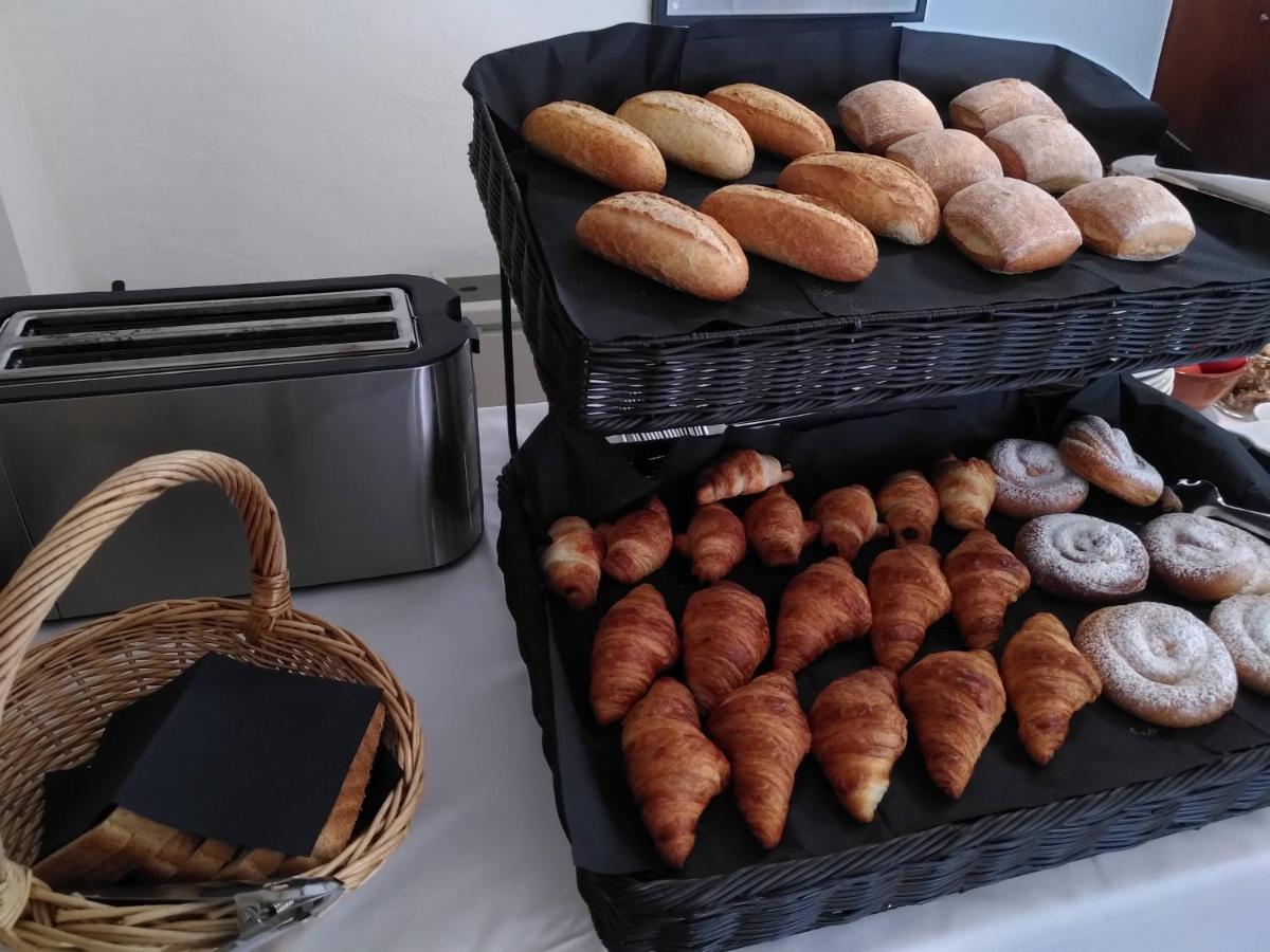Hotel Mas Del Sol Vall-llobrega Kültér fotó